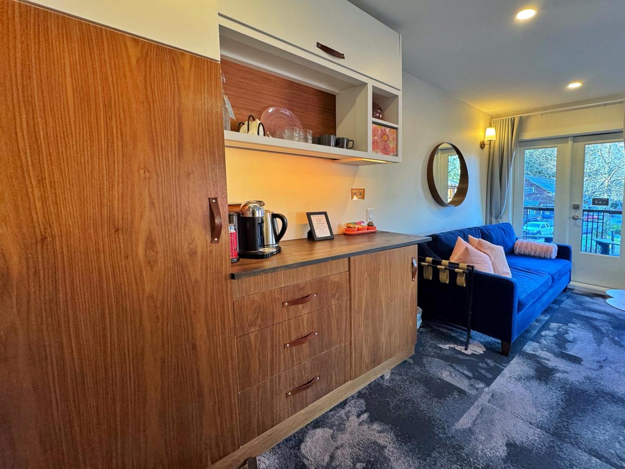 Artisan Suites On Bowen Snug Cove Extérieur photo