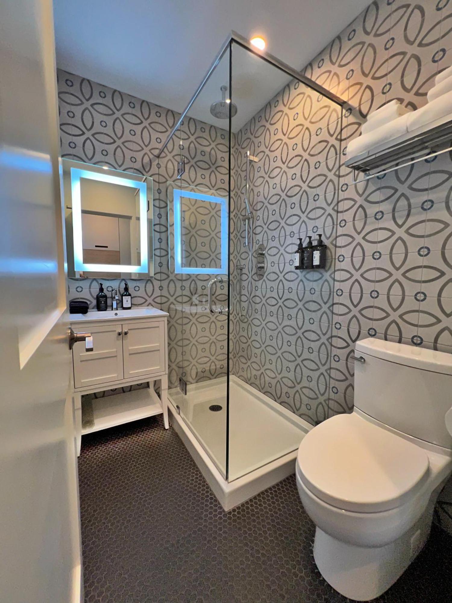 Artisan Suites On Bowen Snug Cove Extérieur photo